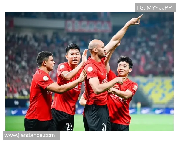 中超焦点大战上海海港力克广州恒大 双方上演精彩攻防大战